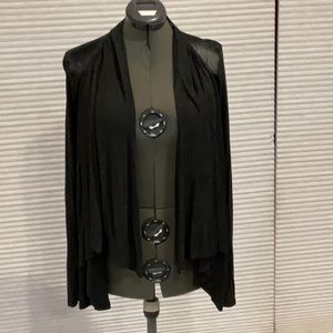 Cable and Gauge Waterfall jacket with faux leather yoke. Medium Black and Gray